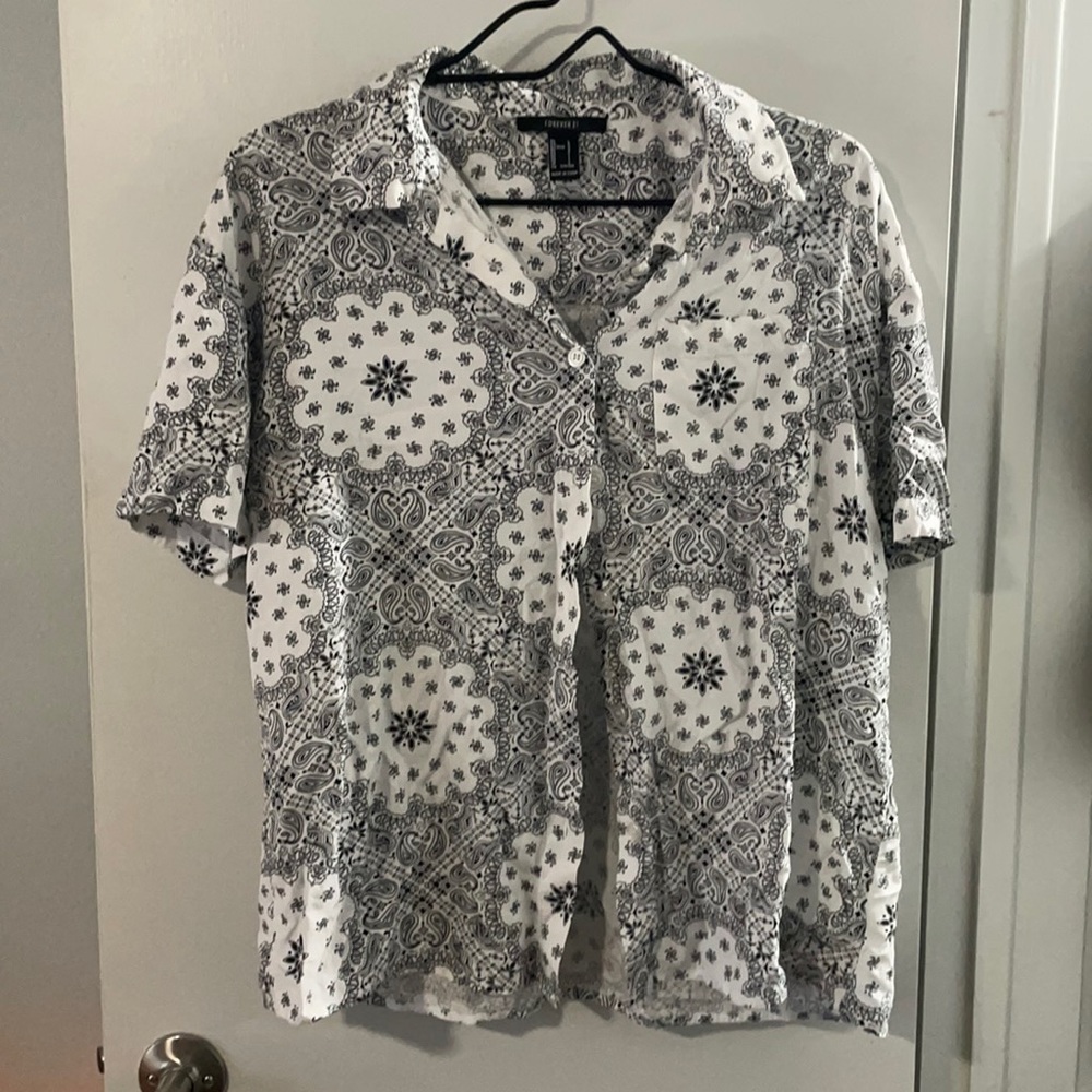 Forever 21 bandana print button up, size L